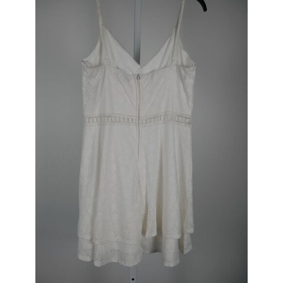 CITY STUDIO Juniors' Eyelet Knit Tiered Dress Size 13 - Picture 3 of 9